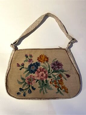 Vintage Floral Needlepoint Shoulder Bag in Cream-Beige with Multicolor Bouquet